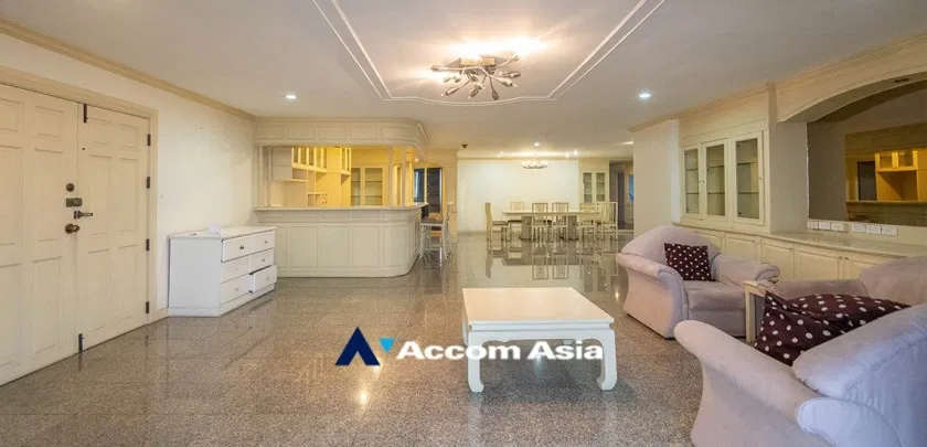 รูป 🔼🔽 AccomA 📩 Warm-tone condominium with built-in closets and open view balcony (28612) - รูปที่ 3/15