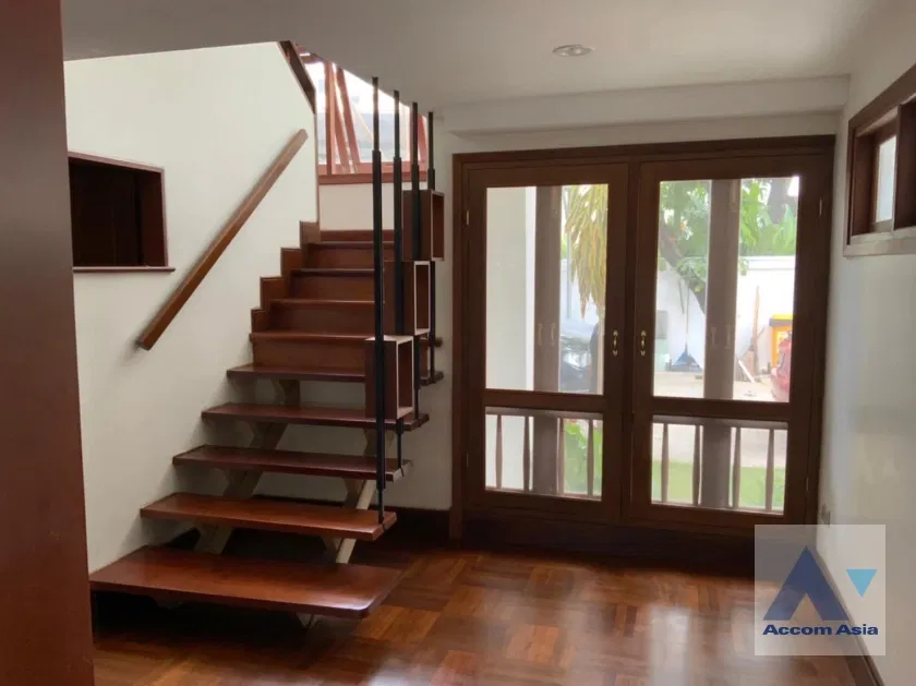 picture 🔼🔽 AccomA 📩 Classic design Home with Lawn and Carport, near BTS Victory Monument (AA33319) - 4/20