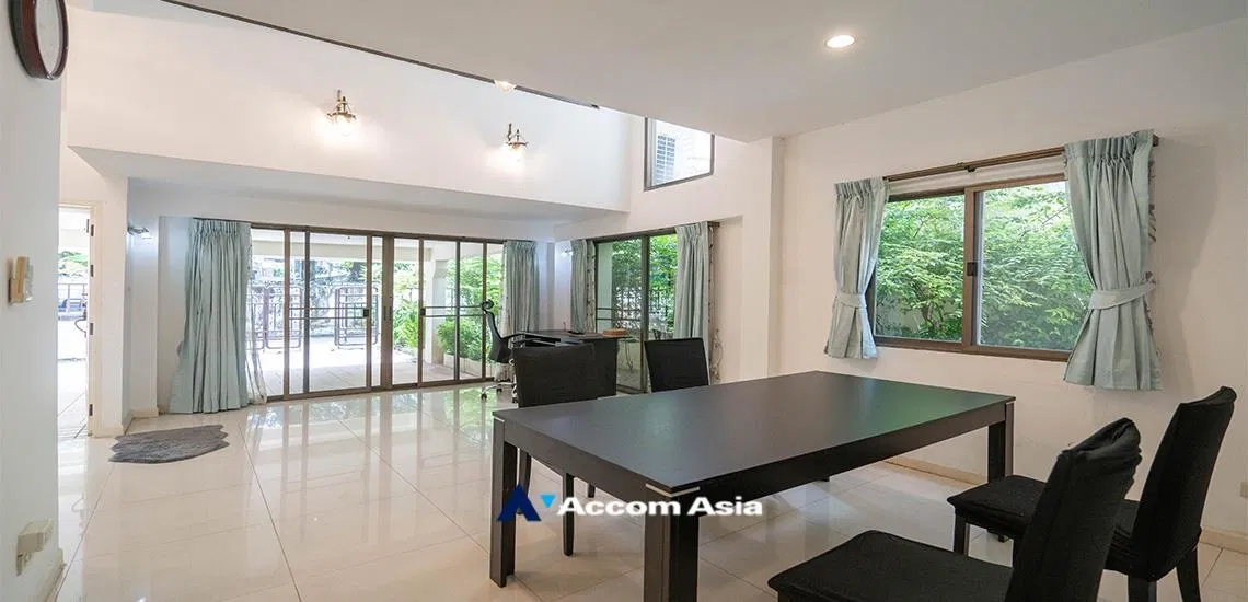 picture 🔼🔽 AccomA 📩 Spacious 4-storey house with parking and private corner yard (AA22965) - 11/20