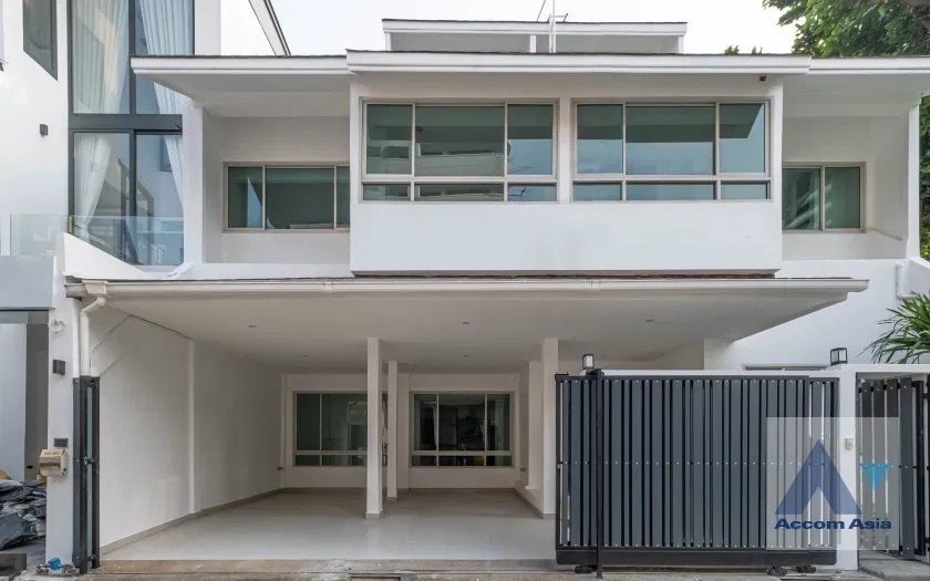 รูป 🔼🔽 AccomA 📩  4 BR House in Khlong Toei Nuea (AA39878) - รูปที่ 1/20