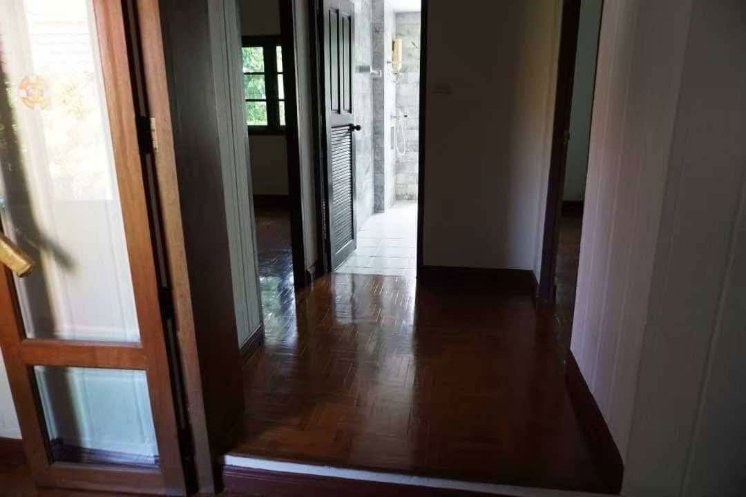 รูป ขายด่วน!!! บ้านพร้อมที่ดิน เนื้อที่ 196 ตร.ว. จ.เชียงใหม่ ใกล้สนามบิน T.0946511456 - รูปที่ 13/17