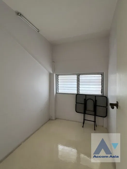 รูป 🔼🔽 AccomA 📩 Fully Furnished,Home Office,Pet friendly 4 BR Townhouse in Thung Maha Mek (AA43939) - รูปที่ 12/16