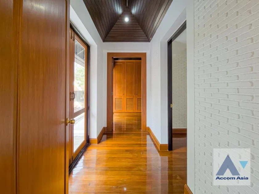 picture 🔼🔽 AccomA 📩 Unique traditional Thai House For rent, near BTS Phrom Phong (AA21645) - 17/20