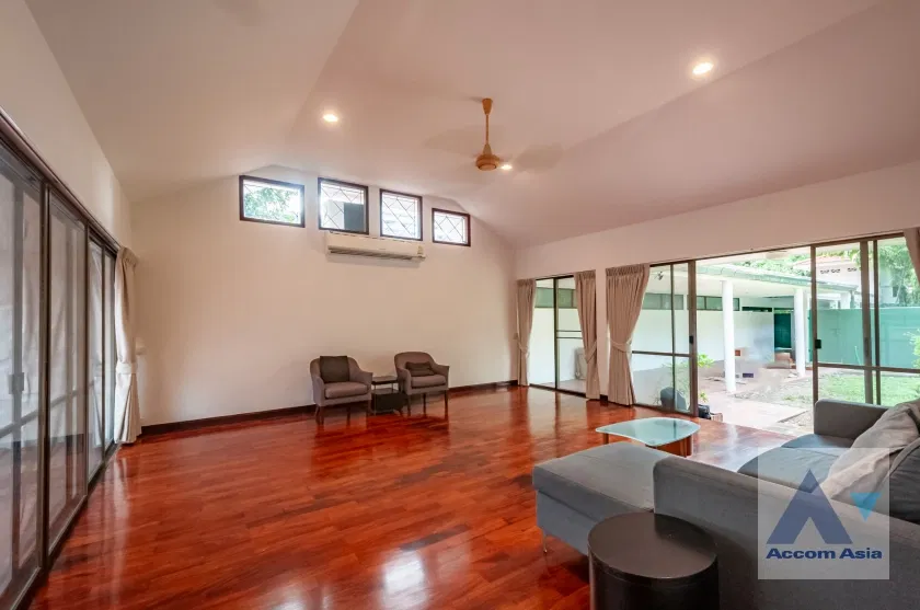 picture 🔼🔽 AccomA 📩  3 BR House in Khlong Ton Nuea (1720459) - 4/20