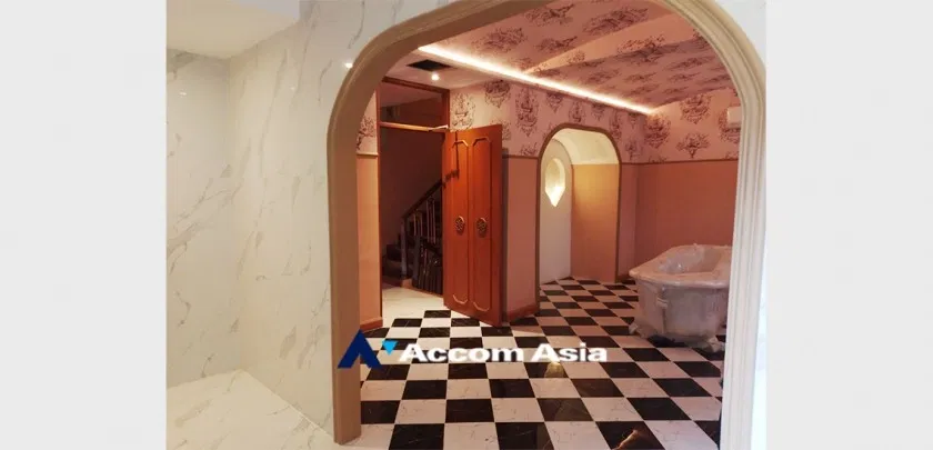 picture 🔼🔽 AccomA 📩  3 BR Townhouse in Khlong Ton Nuea (AA26641) - 14/20