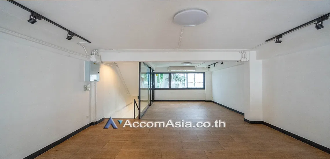 picture 🔼🔽 AccomA 📩 Townhouse with Home Office setup and 3 Bedrooms near MRT Lumphini (AA16931) - 6/18