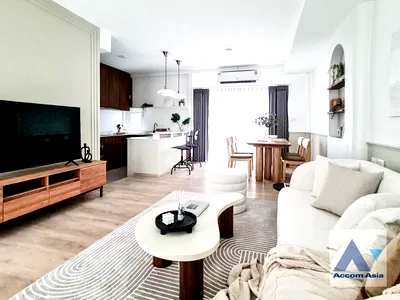 Townhouses for rent วิทยาลัยดุสิตธานี : 🔼🔽 AccomA 📩  3 BR Townhouse @ (AA43497)