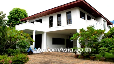 เช่าบ้านเดี่ยว ถนนเพชรบุรี กรุงเทพฯ : 🔼🔽 AccomA 📩 Home Office,Pet friendly 4 BR House in  Bang Kapi (1718725)