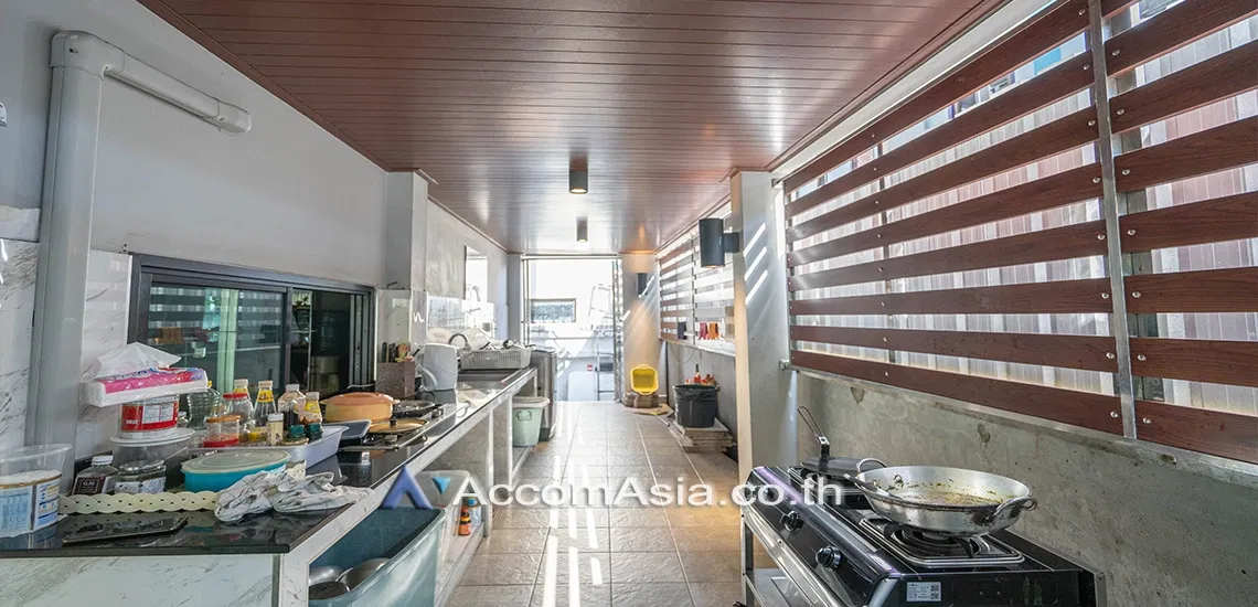 รูป 🔼🔽 AccomA 📩  Elegant Modern-European Home with Entertaining Space  (1720910) - รูปที่ 11/17