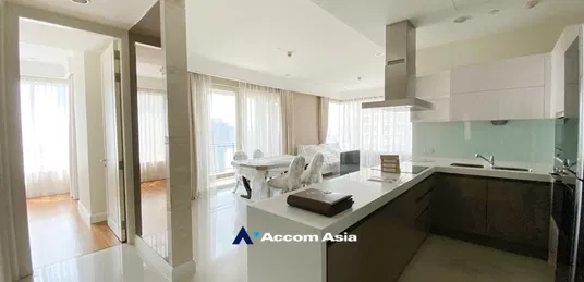🔼🔽 AccomA 📩 Luxury condo for sale in Bangkok with a bright open layout and full-height glass windows