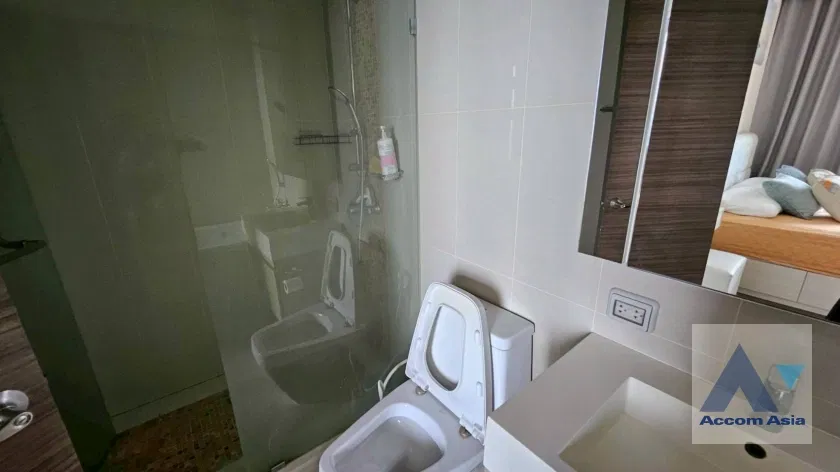 รูป 🔼🔽 AccomA 📩  Bright condo with city views and full-function layout at Q Asoke (AA14760) - รูปที่ 13/19