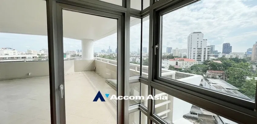 picture 🔼🔽 AccomA 📩 City view condominium with spacious layout and wood accents (25483) - 17/20