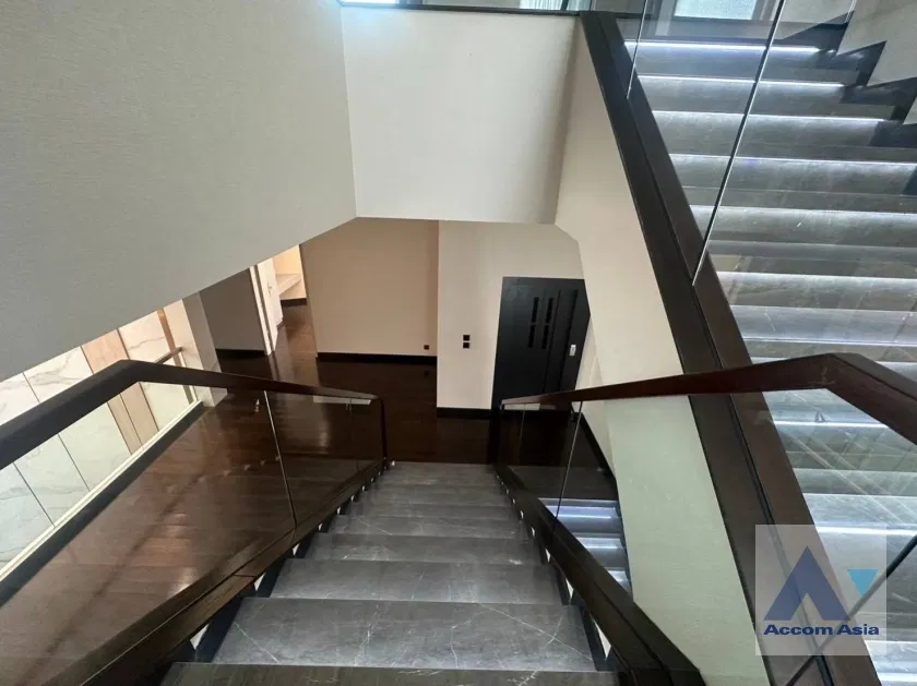 picture 🔼🔽 AccomA 📩 Luxury Home with Natural Views & Privacy (AA35408) - 10/20