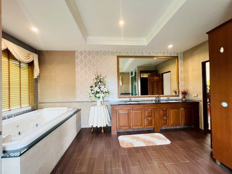 รูป ขาย บ้านเดี่ยว คฤหาสน์หรู Modern Lanna พร้อมสระว่ายน้ำและวิวทะเลสาบ สวยงามเหนือกาลเวลา ลากูน่าโฮม 629 ตรม 3 งาน 10.20 ตรว - รูปที่ 12/12