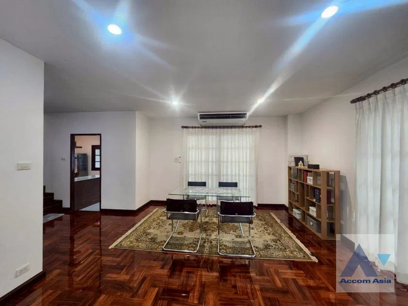 picture 🔼🔽 AccomA 📩  Family home with Tudor charm in peaceful compound near BTS Onnut (99870) - 15/20