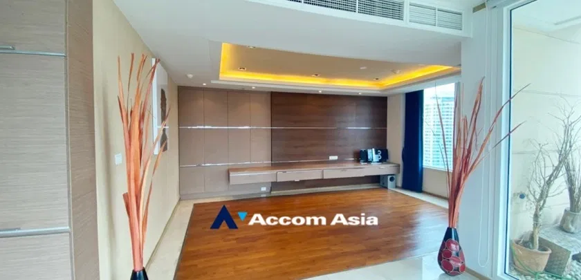 รูป 🔼🔽 AccomA 📩  Well-lit condominium with wood accents and panoramic windows in Sathorn (AA19577) - รูปที่ 3/18