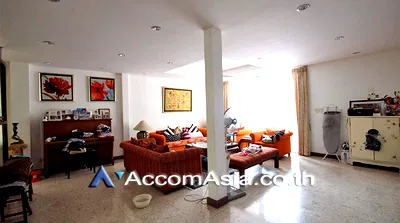 เช่าบ้านเดี่ยว พร้อมพงษ์ : 🔼🔽 AccomA 📩 Private Swimming Pool 3 BR House in Klong Tan (AA13094)