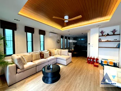 เช่าทาวน์โฮม MRT สุขุมวิท : 🔼🔽 AccomA 📩  4 BR Townhouse in Khlong Ton Nuea (AA43819)