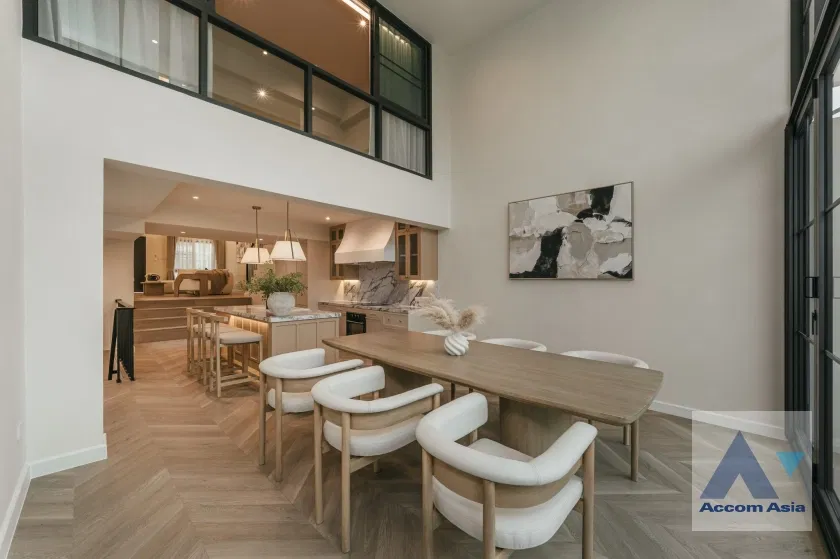 รูป 🔼🔽 AccomA 📩 Elegant townhouse with garden corner in private Ratchadaphisek compound (AA43783) - รูปที่ 1/18