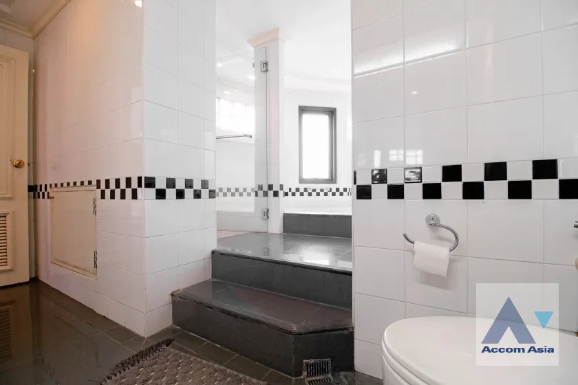 รูป 🔼🔽 AccomA 📩 Spacious corner condominium with parquet floors and city views (2030601) - รูปที่ 20/20