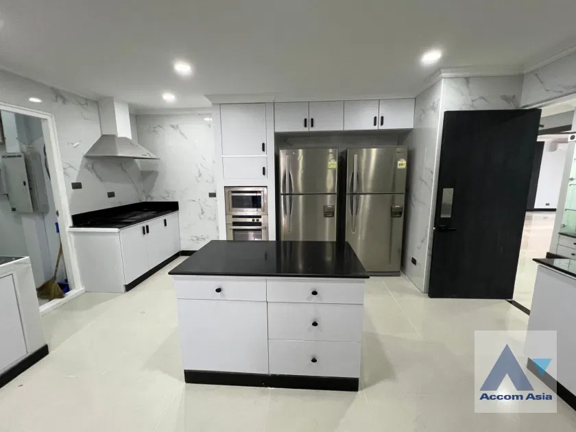 picture 🔼🔽 AccomA 📩 Modern condo in Sukhumvit with warm tones and airy layout (AA17280) - 9/20