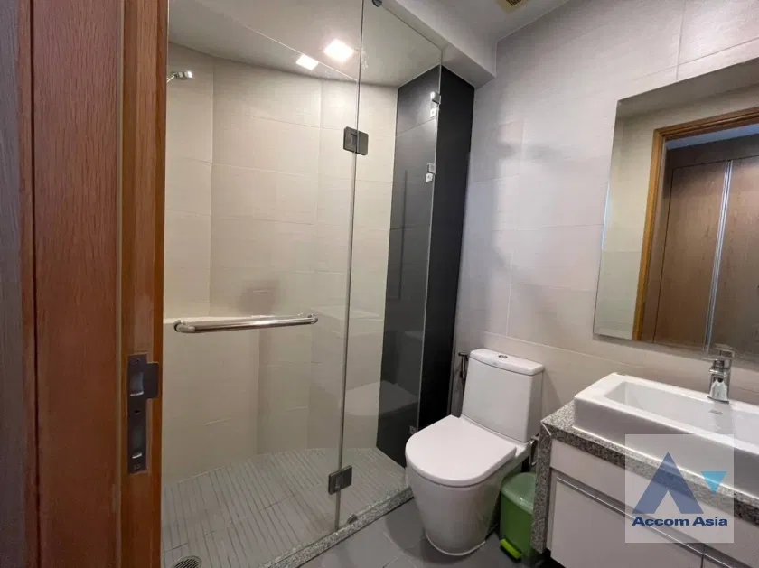 รูป 🔼🔽 AccomA 📩 Modern warm-toned condo with open layout and natural light (AA21763) - รูปที่ 13/13