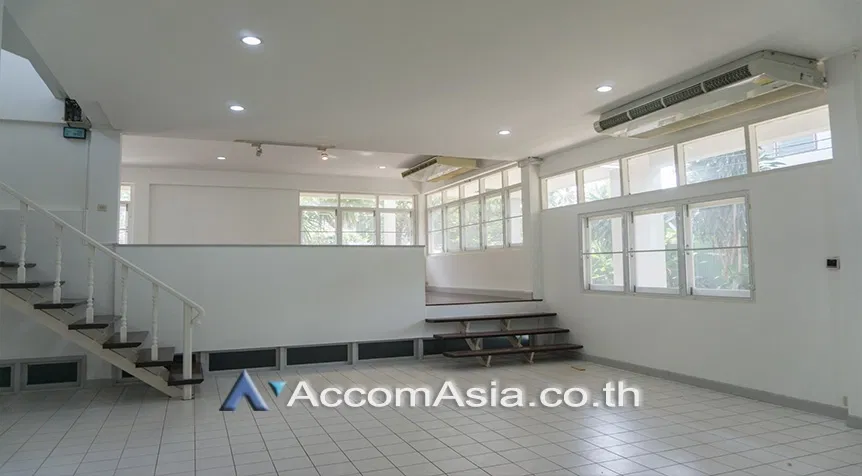 picture 🔼🔽 AccomA 📩 Pet friendly,Private Swimming Pool 3 BR House in Phra Khanong Nuea (40214) - 6/12