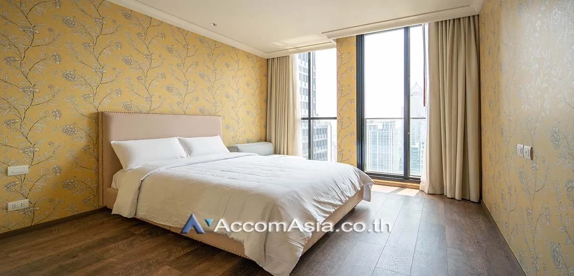 รูป 🔼🔽 AccomA 📩 Duplex Condo,Fully Furnished 3 BR Condominium @Noble Ploenchit (AA25140) - รูปที่ 10/14