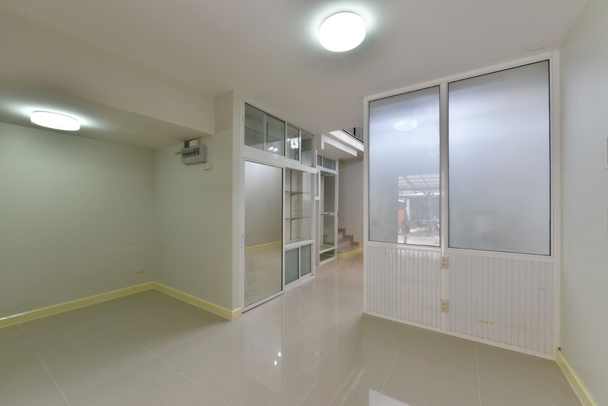รูป ทาวน์โฮม 3 ชั้น Eco Space บางนา-วงแหวน | เหมาะทำโฮมออฟฟิศ โชว์รูม เก็บสต็อก | ใกล้เมกะบางนา–ทางด่วน–สุวรรณภูมิ-รร.นานาชาติ - รูปที่ 3/28