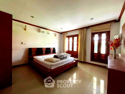 Houses for sale Stamford International University Hua Hin : 3-BR Villa in Thap Tai (ID 2282878)