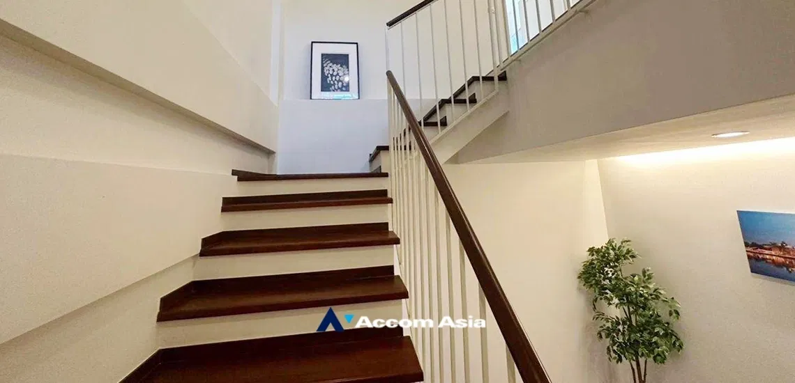 picture 🔼🔽 AccomA 📩 Home Office 4 BR Townhouse in Klong Tan (AA33995) - 12/20