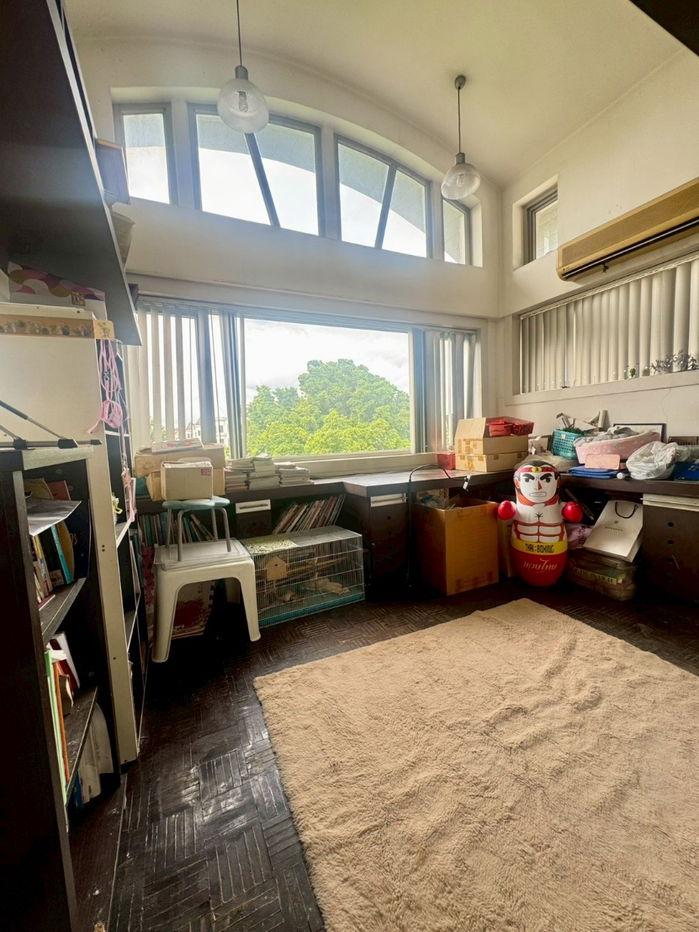 picture Buy and sell 3-story house, Town in Town, single house unique. The owner is an architect. Good function, light channels very good. ID: @951qfbfi - 11/19