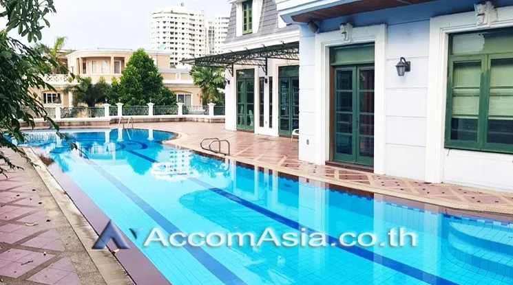 รูป 🔼🔽 AccomA 📩  Elegant European-Style Home with Central Spiral Staircase (AA22749) - รูปที่ 2/20