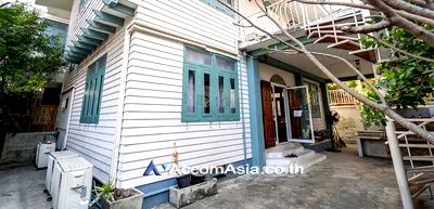 เช่าบ้านเดี่ยว ประตูน้ำ : 🔼🔽 AccomA 📩 Home Office,Pet friendly 3 BR House in Khlong Toei (1720649)