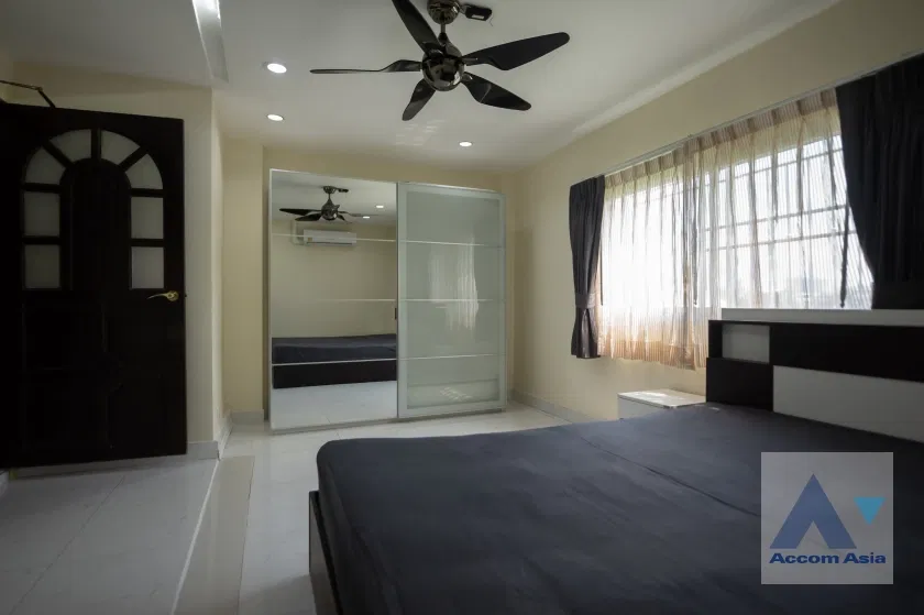 รูป 🔼🔽 AccomA 📩 Furnished home designed for home office use in Phra Khanong (AA42943) - รูปที่ 16/20