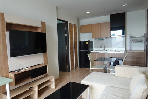 📌 rent Rhythm Sathorn 200 m. BTS Saphan Taksin near Rajamangala University of Technology Krungthep OK Line : 0886060125