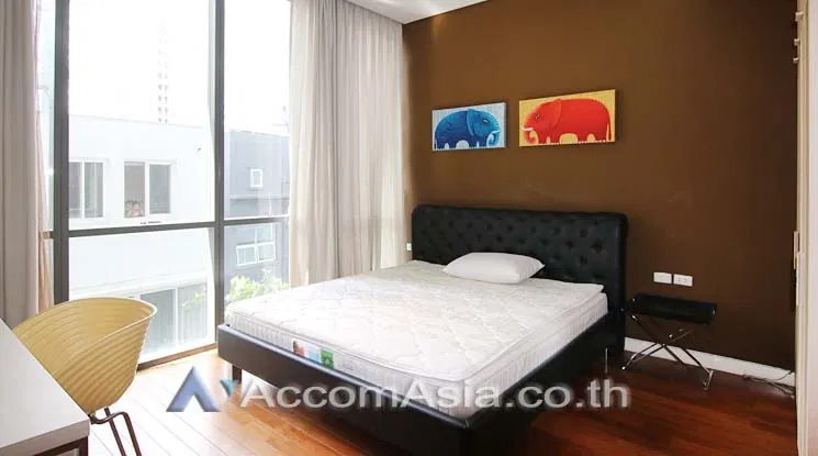 picture 🔼🔽 AccomA 📩 Elegant condo with warm tones and built-in features (1512069) - 6/13