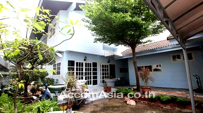 เช่าบ้านเดี่ยว พร้อมพงษ์ : 🔼🔽 AccomA 📩 Home Office 3 BR House in Khlong Ton Nuea (1716799)