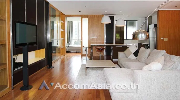 picture 🔼🔽 AccomA 📩 Elegant condo with warm tones and built-in features (1512069) - 3/13