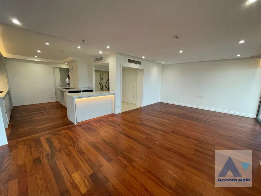 รูป 🔼🔽 AccomA 📩 Simple and airy condo with full-length windows in Sathorn (13002421) - รูปที่ 5/14