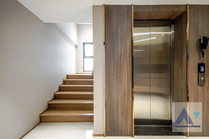 picture 🔼🔽 AccomA 📩 Super Luxury Home with Lift & Private Pool at Anina Sathorn–Yenakart (AA43361) - 14/20