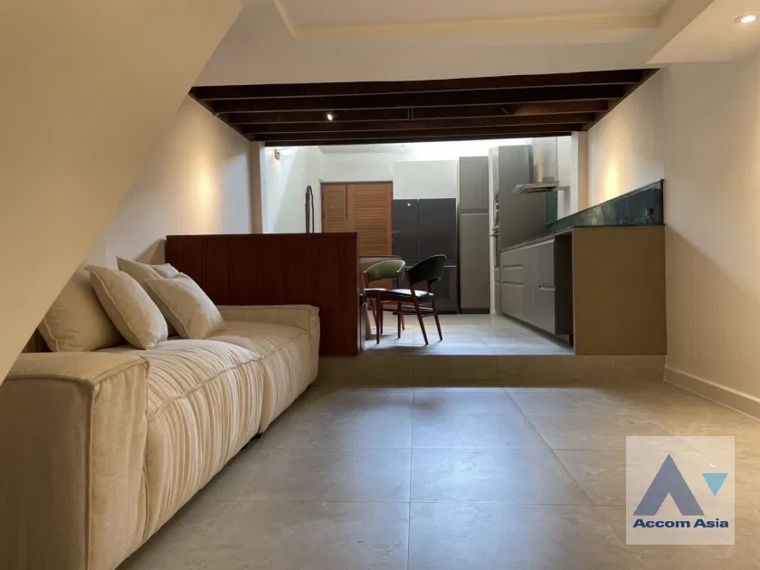 picture 🔼🔽 AccomA 📩  3 BR Townhouse in Khlong Toei Nuea (AA43136) - 4/20