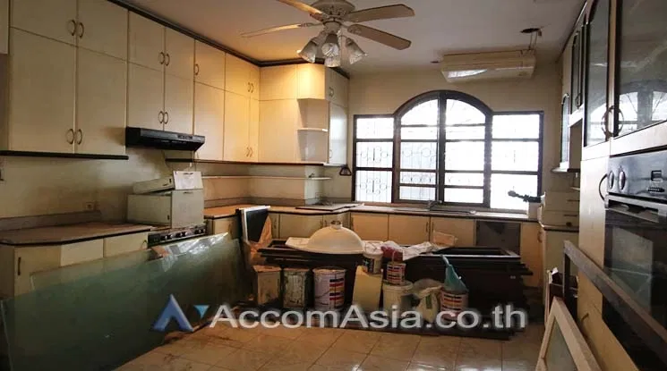 picture 🔼🔽 AccomA 📩 Home Office 5 BR House in Khlong Ton Nuea (AA14437) - 5/10