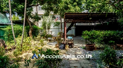 เช่าบ้านเดี่ยว ถนนเพชรบุรี กรุงเทพฯ : 🔼🔽 AccomA 📩 Home Office,Pet friendly 2 BR House in  Lumphini (20706)