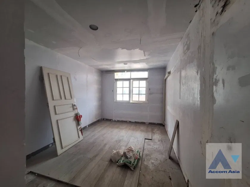 picture 🔼🔽 AccomA 📩 2-Storey Detached House for Rent and Sale | Perfect for Renovation in Sathorn (AA17365) - 8/17