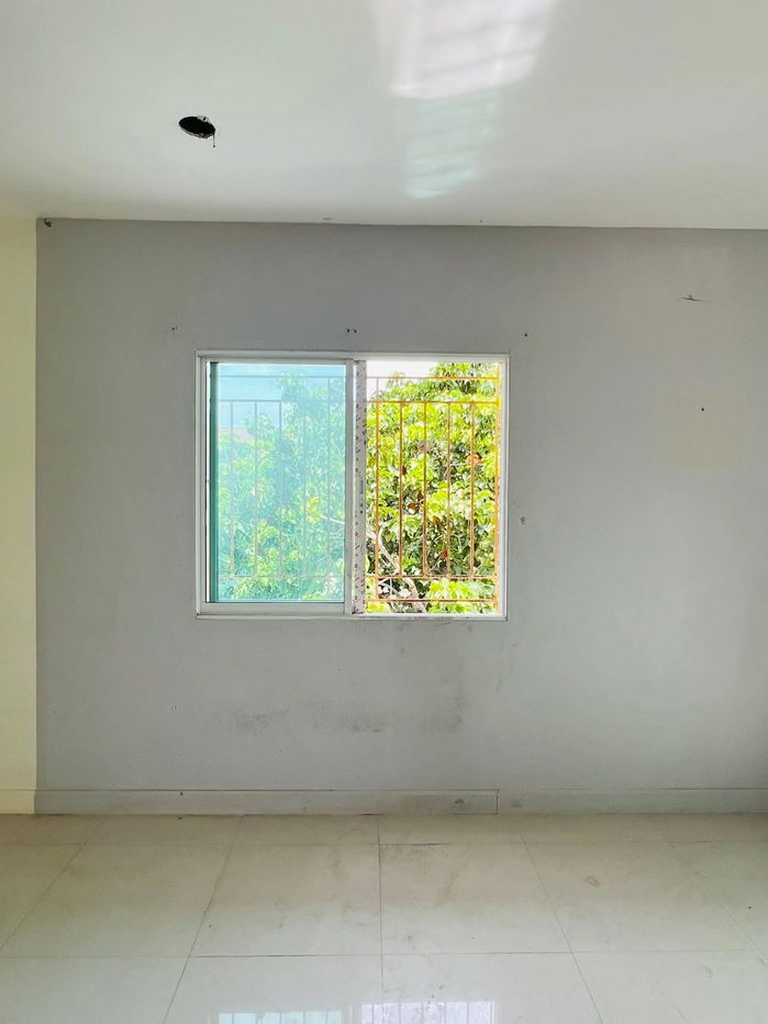 picture Townhome in Pattaya Prime Location "Just behind Pattaya Floating Marketwith spacious space for garden  - 6/10