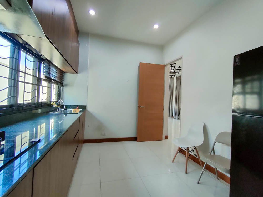 picture Modern-Style 4-Bedroom House with Bathtub, Just 10 Minutes to Chiang Mai Airport - 14/50