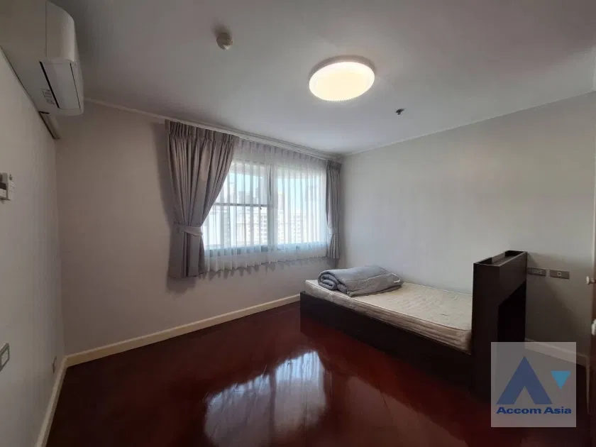 รูป 🔼🔽 AccomA 📩 Duplex Condo,Huge Terrace,Private Swimming Pool 3 BR Condominium @Le Raffine Sukhumvit 24 (24308) - รูปที่ 16/20