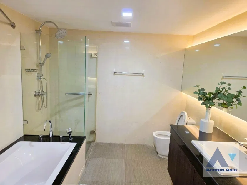 รูป 🔼🔽 AccomA 📩 Elegant condominium in Chitlom at Somkid Gardens (AA38889) - รูปที่ 11/12