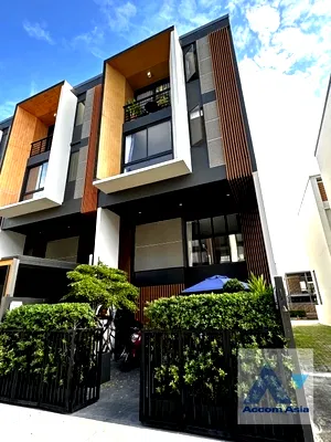 เช่าทาวน์โฮม เขตสวนหลวง : 🔼🔽 AccomA 📩  3 BR Townhouse @Shizen Phatthanakan (AA38920)